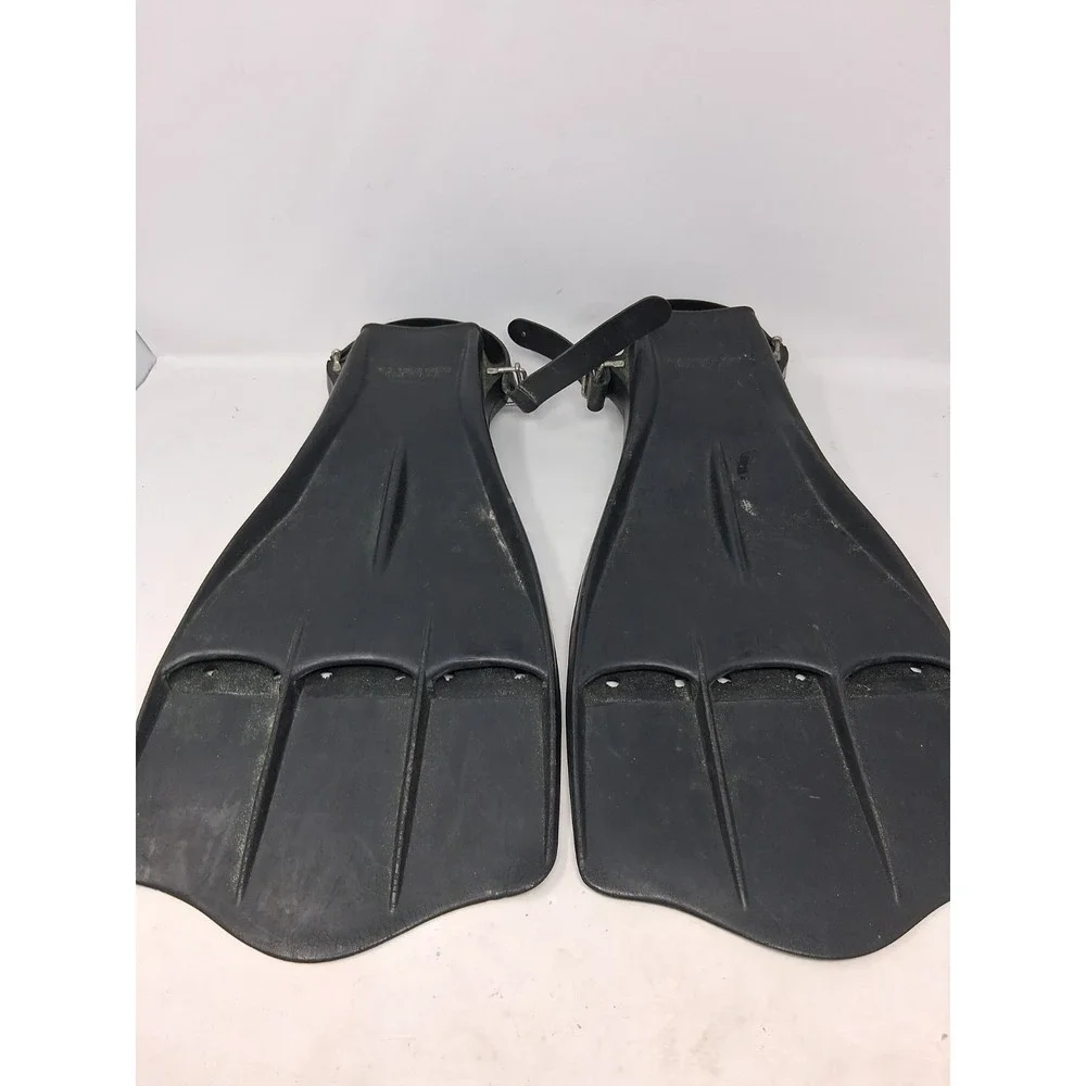 SCUBAPRO Jet Fin Vented Design Made in the USA Black Rubber Diving Fins Medium